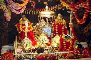 Vaishno Devi Temple: A Journey of Faith, Devotion, and Tranquility