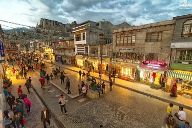 Exploring the Treasures of Leh Market: A Shopper's Paradise in the Himalayas