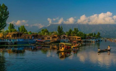 Connecting with Nature: Exploring Eco-Tourism Initiatives in Kashmir